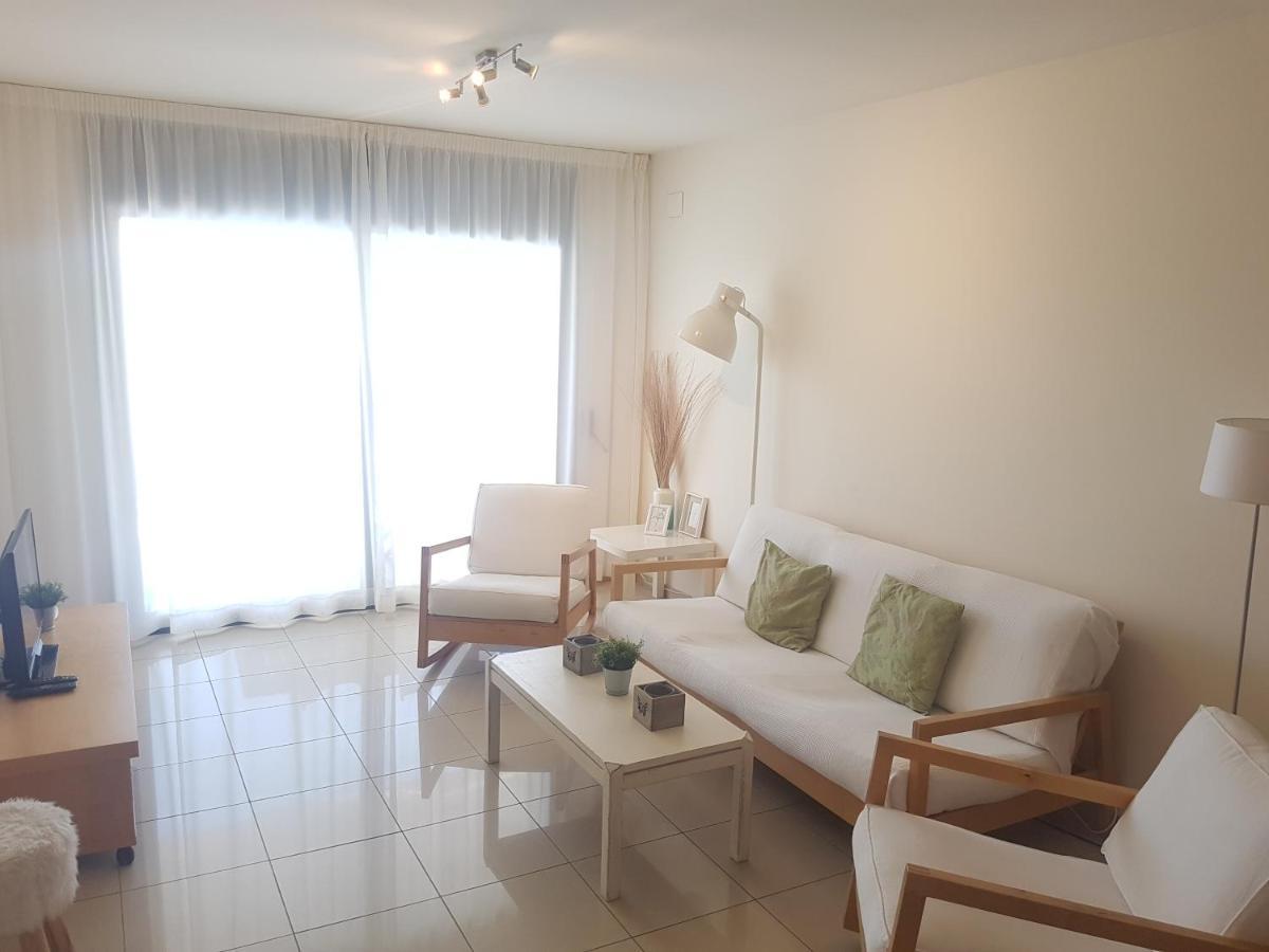 רוזס Beautiful Apartment 75M2 With View At The Beach, Pool, Parking מראה חיצוני תמונה