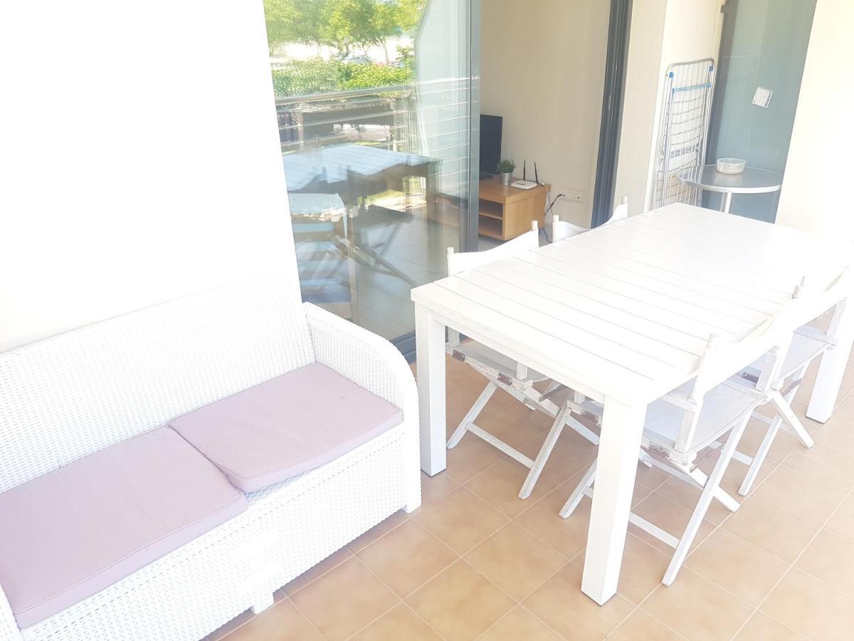 רוזס Beautiful Apartment 75M2 With View At The Beach, Pool, Parking מראה חיצוני תמונה