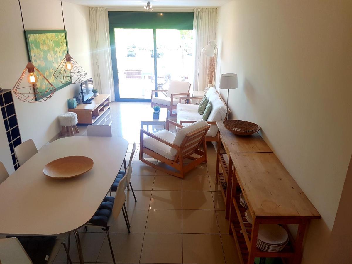 רוזס Beautiful Apartment 75M2 With View At The Beach, Pool, Parking מראה חיצוני תמונה