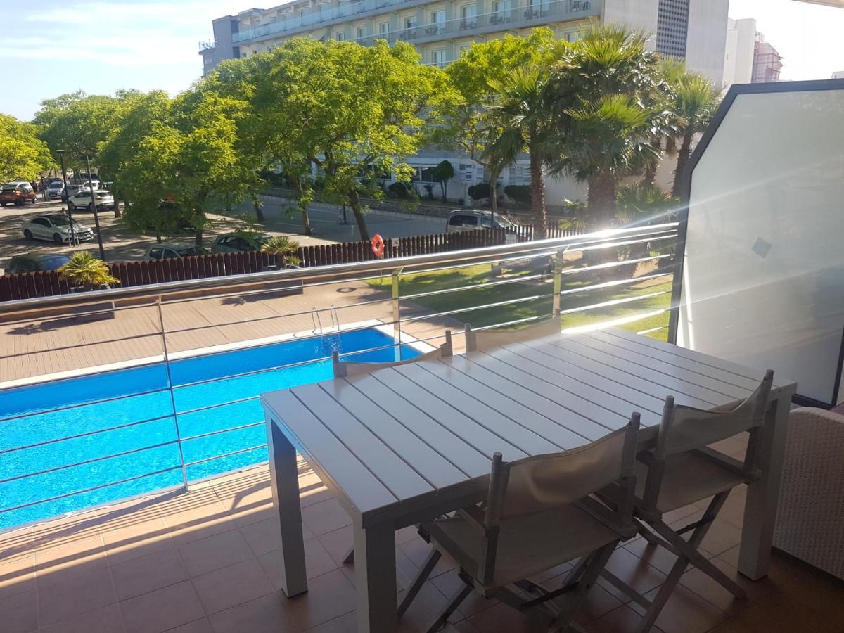 רוזס Beautiful Apartment 75M2 With View At The Beach, Pool, Parking מראה חיצוני תמונה