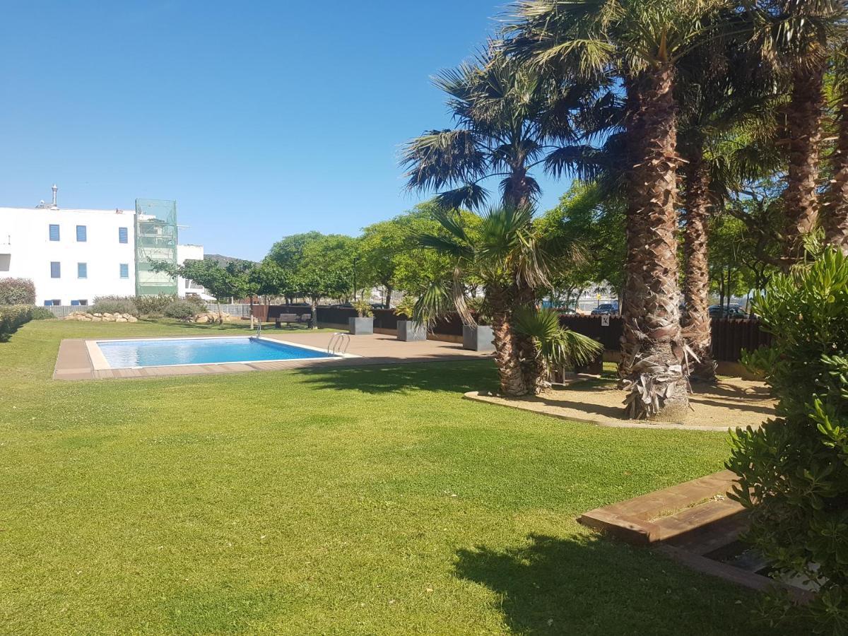 רוזס Beautiful Apartment 75M2 With View At The Beach, Pool, Parking מראה חיצוני תמונה