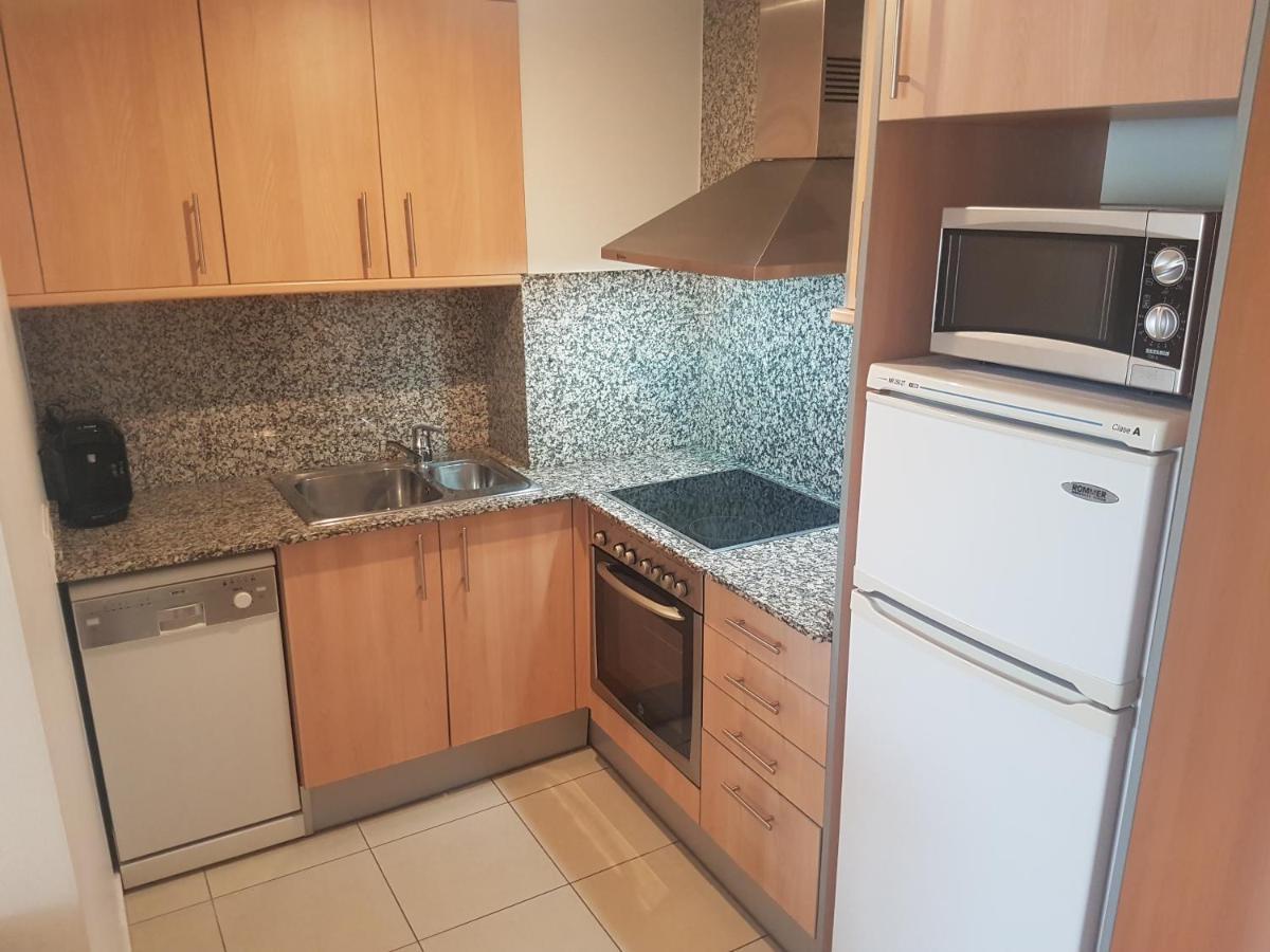רוזס Beautiful Apartment 75M2 With View At The Beach, Pool, Parking מראה חיצוני תמונה